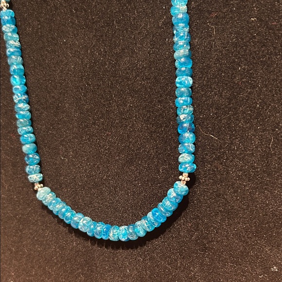 Elegant Blue Beaded Necklace - Picture 4 of 7